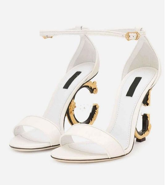 Marca de lujo Keira Sandalias Zapatos para mujer Piel de becerro pulida Tacones barrocos Charol Señora Chapado en oro Gladiador de carbono Sandalias Fiesta Boda EU35-42