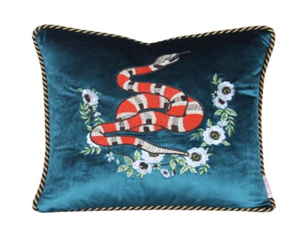 Coussin animal de luxe de styliste, taie d'oreiller décorative, broderie exquise, housse en velours, tête de chat et motif de serpent, etc.6893926