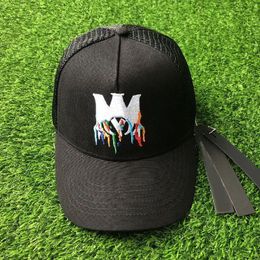 Casquettes de baseball brodées de luxe : chapeaux de plage respirants et vibrants pour hommes avec des motifs uniques et des matériaux de qualité supérieure.