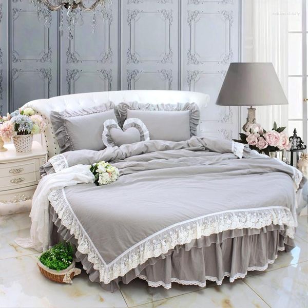 Parure de lit luxueuse en coton gris avec housse de couette à volants, drap, taie d'oreiller et kit rond.4 pièces de très grandes tailles pour les lits européens.