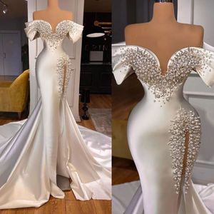 Luxe prom -jurken Mermaid Multituinous Pearls on Neck Soft Satin High Taille Sweetheart Front Split Backless Chapel Jurk Custom Made Evening Dress Plus Maat