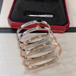 Bracelet étroit de qualité luxueuse sans changement de couleur avec 6pcs diamant et 10pcs diamant bracelet punk sans diamant pour les femmes de mariage jew237v