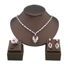 Luxe Ruby Retro Snake Head Ring Oorbellen Ketting Sieraden Set Dames Banket Bruiloft Bruid Nieuwjaar feest Alledaagse accessoires Sieraden