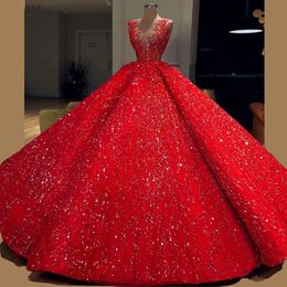 Luxueux paillettes Satin arabe robes de bal 2020 sans manches col en V robes de soirée ￩e balayage Train robe de bal rouge robe de soirée