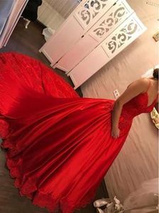 Luxueux bretelles spaghetti robe de bal rouge robes de mariée dentelle appliques robes de mariée de mariée à lacets dos robe de mariée personnalisée, plus la taille