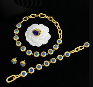 Mujeres de lujo Resina azul Collares de cristal Pulsera Pendientes Anillos Horquilla Conjunto Banshee Medusa Retrato 18K Chapado en oro Diseñado Diseñador Joyas CYS --32