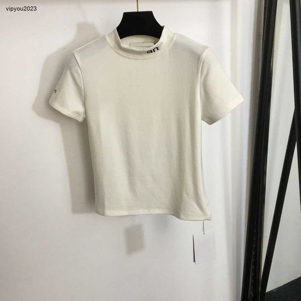 Femmes luxueuses T-shirt Brand Vêtements pour les hauts d'été Fashion Broidered Lettre du support Collier court manche 21 décembre Nouveau