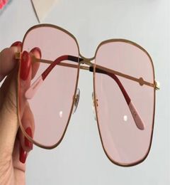 Lunettes de soleil de luxe 0396 pour femmes, design de mode populaire, style d'été avec les abeilles, lentille de connexion UV400 de qualité supérieure, livrée avec Cas2557697