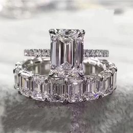 Luxury 100% 925 argent sterling créé Emerald Cut Diamond Wedding Engagement Cocktail Femmes Moisanite Band Ring Fine Jewelry 201006 248H