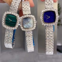 Luxe 18K Crystal Diamond Horloges Women Geometric Quartz Square polshorloge Polshorloge kleurrijke parelparelschaal horloge roestvrijstalen klok senior sieraden 31 mm