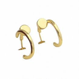 Boucles d'oreilles en or de luxe 18 km Boucles d'oreilles à clous pour femmes exquises simples fia diamd cerceau lady Moisanite Earrin V3J1 # #