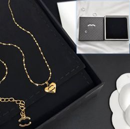 Luxury 18 carats en or Gold 925 Collier plaqué Silver Brand Designer Classic Coeur Collier de petit pendant Collier Couple de cadeaux Love Box Box Boîte d'anniversaire