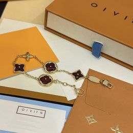 Luxe 18K Gold vergulde armband merkontwerper Red Diamond gecombineerd met charmant schattig meisje armband hoogwaardige boetiek cadeau -armband doos verjaardagsfeestje