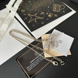 Collier plaqué d'or de luxe 18 km Collier de marque New Fashion Boutique Collier de haute qualité Bijoux de diamant Charme pour femmes Collier cadeau Boullier