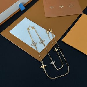 Luxe 18K Gold vergulde kettingontwerper Fashionable Minimalistisch Design Hoogwaardige ketting Boetiek Diamant Mode Letter Ketting Box