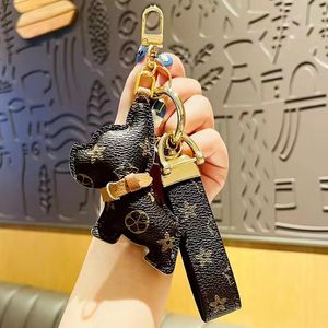 Luxe 2023 Designer Porte-clés avec boîte orange Boucle de taille pour hommes Cuir Art Classique Fleur Porte-clés Pendentif Voiture Porte-clés Mode Cadeau Créatif pour les femmes