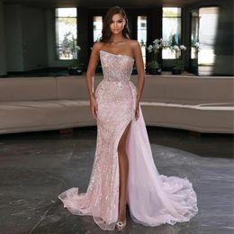 Luxe 2024 Robe de soirée de bal rose pour femmes, perles sexy, sans manches, sirène, robes de gala formelles, vêtements d'anniversaire, robe de soirée personnalisée