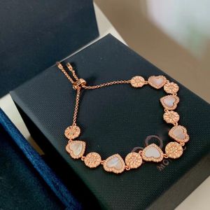 luxe Une marque amour coeur bracelet designer pour les femmes charme perle élégant coeurs roses diamant dinde tennis ongles enseignants bracelets bijoux