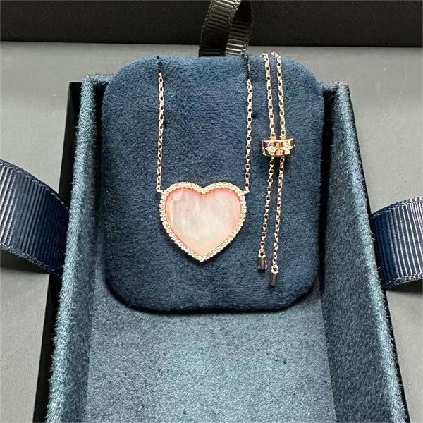 Luxe une marque Love Heart Designer Pendentif Colliers Femmes Charme Perle Élégant Coeurs Roses Diamant Goth Livre Moissanite2 Chaîne Collier Collier Bijoux