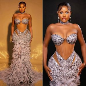 Luxe Afrikaanse plus size prom -jurken voor zwarte vrouwen avondjurken halter illusie zeemeermin gevederde verjaardag jurken kralende steentjes verloofde jurk am442