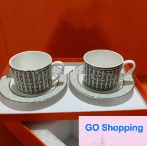 Tasse de café en porcelaine de luxe et de soucoupe Chine Chine Mark Mosaic Design Incline dans Gold Tea Tass and Saucersset