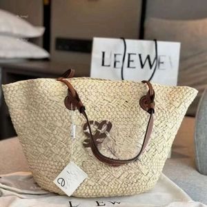 Luxury Anagram Bag de paille moyen sac Fashion Tote Sac de créateur de carré Panier de plage de portefeuille de sacs à main
