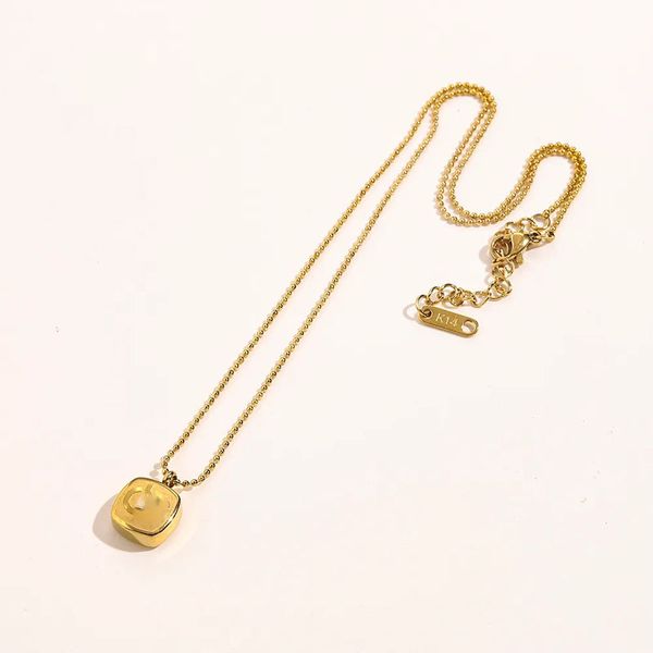 Collier pendentif plaqué or 18 carats de luxe et minimaliste, collier scellé à double lettre de marque, cadeau accessoire de fête de couple