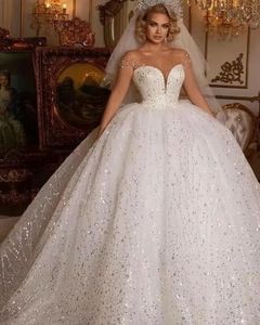 Luxury Arabe Dubai Bling Robe de mariée 2024 Crystals de robe de bal Modest