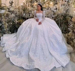 Luxury Arabe Dubai Bling Robe de mariée 2024 Robe de bal paillettes perlées à manches longues