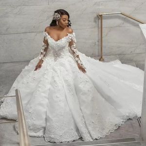Robes De mariée De luxe arabe dubaï, dentelle florale 3D, col en v, épaules dénudées, robes De mariée avec traîne d'église, 2024