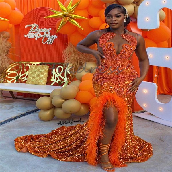 Luxury Aso Ebi Orange Prom Robes avec Slit Sparkly Sequin Crystal Pleat Feather Sirène Robe de soirée pour les femmes noires 2024 plus taille de danse de danse