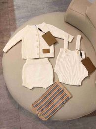 Conjunto de ropa de otoño de lujo para niña de 0 a 3 años, calcetín corto de punto superior, 4 Uds., cárdigan para niño, conjuntos de ropa para niña