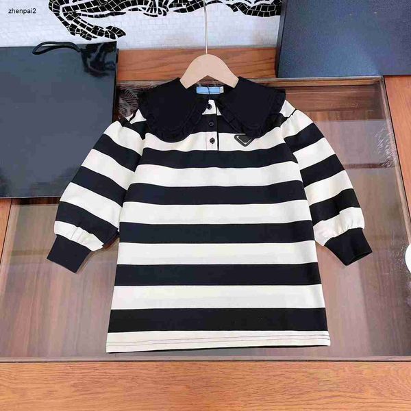 Vestido de otoño de lujo para niña, diseño Simple de rayas blancas y negras, vestido para niños, talla 100-150 CM, falda de manga larga para niños Sep15