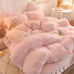 Juego de cama de lujo de color rosa cálido para otoño e invierno, juego de funda nórdica de terciopelo de visón Kawaii de felpa con sábanas, juegos de cama individuales y dobles 240228