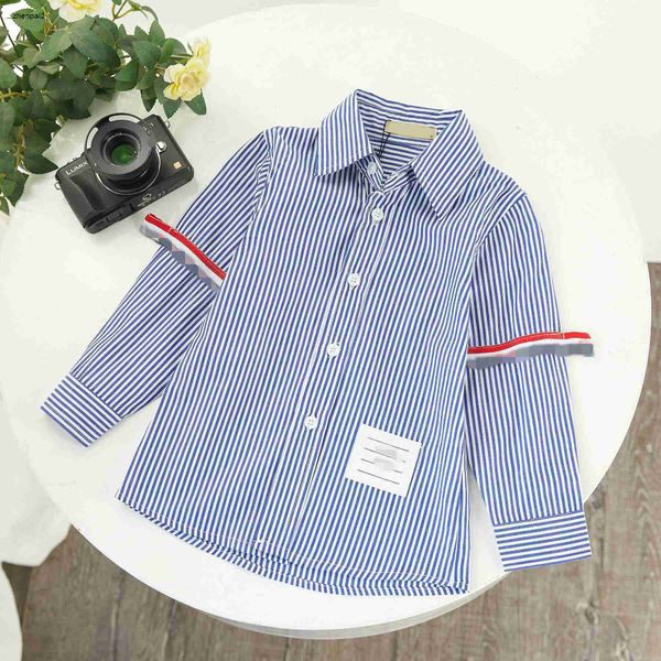 Luxury Baby Shirt Vertical Stripe Design Boys Boys Coat Taille 90-160 cm Boy Dress Shirt Kids Designer Vêtements Enfant Blouses Dec05
