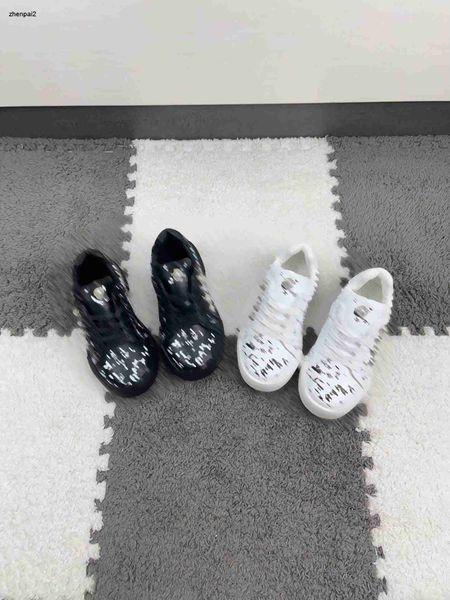 Baskets de luxe Baby Sneakers White Pearl Embellissements Kids Chaussures Taille 26-35 Boîte Protection Girls Casual Board Chaussures Chaussures Boys 24Pril