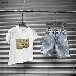 Luxury Baby Tracksuis Suisse Designer Kids Casual Cost Taille 100-160 Summer Child T-shirt and Logo Imprimé Denim Shorts Dec10