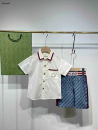 Luxuriöse Baby-Trainingsanzüge für Kinder, kurzärmeliger Anzug, Größe 110–160, Poloshirt mit Flip-Kragen und bedruckten Shorts mit Buchstaben, 10. Jan
