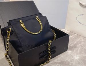 Chaîne Sacs sac de luxe Sac fourre-tout Épaule bandoulière dame célèbre designer P Triangle signe Nylon Anneau poignée sac à main messager