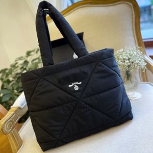 Grand sac sac de luxe femmes sac à main fourre-tout Shoppings coton costume sacs léger paquet mode Nylon sacs à main haute qualité