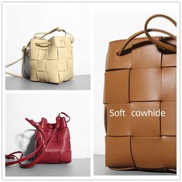 Luxe tas Bottga Vene 2023 nieuwe casual schoudertas stevige handtas damestas mini trekkoord geweven groentemand tas wateremmer tas X