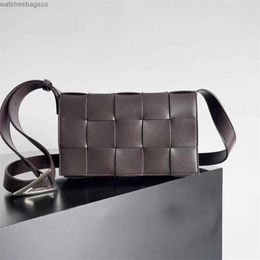 Bolso de lujo para mujer BVS Diseñador Tote Brick Factory Venta al por mayor directa Familia tejida Bolsas para hombres y mujeres 23 Oil Wax Tejido 15 Grid Cross Hombro