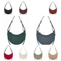 Sac de luxe Sac demi-lune Sac fourre-tout en cuir de veau lisse texturé pleine fleur Designer Fermeture à glissière Bandoulière Femmes Hobo Sacs à main Sacs à bandoulière Sacs classiques pour femmes Qualité supérieure