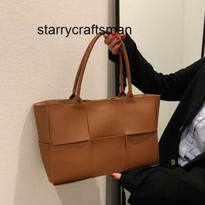 Sacs de luxe Botteg Vene Candy Arco grand sac femme 2023 automne/hiver nouveau Design de mode tissé épaule portable fourre-tout polyvalent