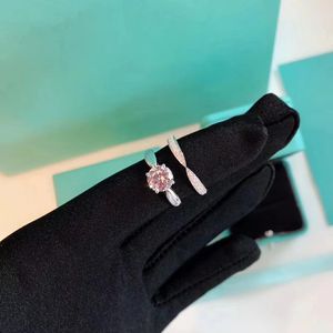 Anillos de banda de lujo S925 Diseñador de plata esterlina Dos vías en uno Círculo doble estrecho Zircon Charm Finger Compromiso Amantes para novias Mujeres Joyería de boda con caja