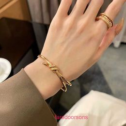 Luxe Bangle designer sieraden man armband Hoge kwaliteit Knoop T-armband Nieuwe stijl verpakt met volledige diamanten sluiting met originele doos
