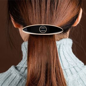 Barrettes di lusso Designer Donna Coreano Medio Design semplice Forcina nera Clip di marca Fermacapelli per il tempo libero Forcina quadrata di moda Fermagli per capelli versatili