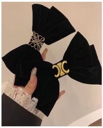 Barrettes de luxe Designer Femmes Girls Hairpin Brand Classic LETTER CILL CRIPS HAUTHANDE CALAGLIPS Fashion Bow Hairpin6948418