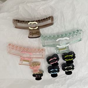 Barrettes de luxe Designer Femmes Filles Lettre Épingle à cheveux Marque de haute qualité Classique Polyvalent Loisirs Pinces à cheveux Mode Noir Requin Épingle à cheveux Pinces à cheveux 20Style