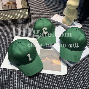 Capas de béisbol de lujo diseñador de sombrero verde oscuro sombreros bordados hombres mujeres leisure pato sombrero de lengua de verano